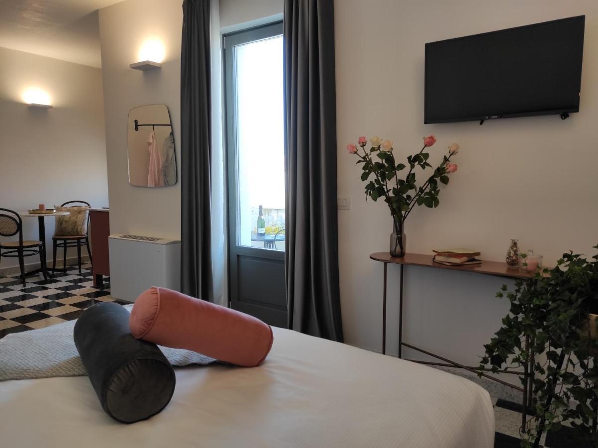 1940 Luxury Accommodations By Wonderful Italy ออสตูนี ภายนอก รูปภาพ